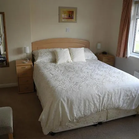 לינה וארוחת בוקר Ambleside Lodge 4*